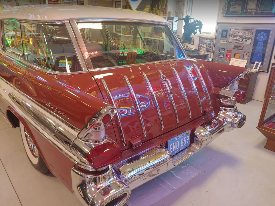 1957 Pontiac Star Chief - Image 17 of 31