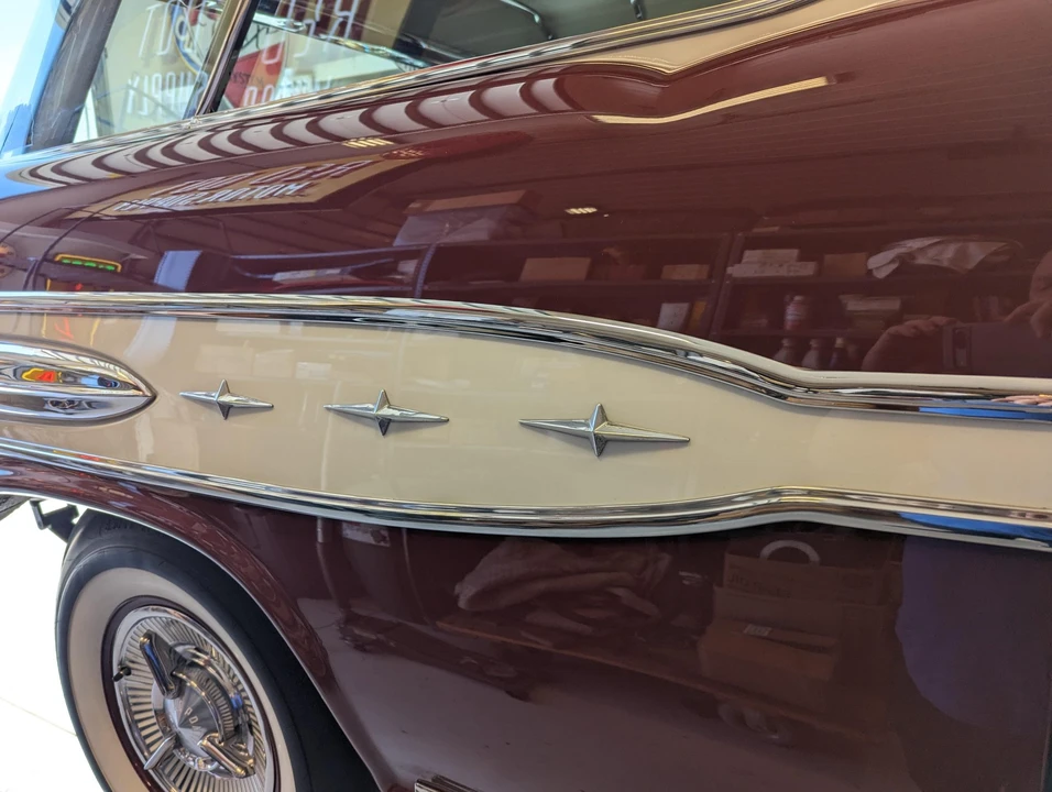 1957 Pontiac Star Chief - Image 22 of 31