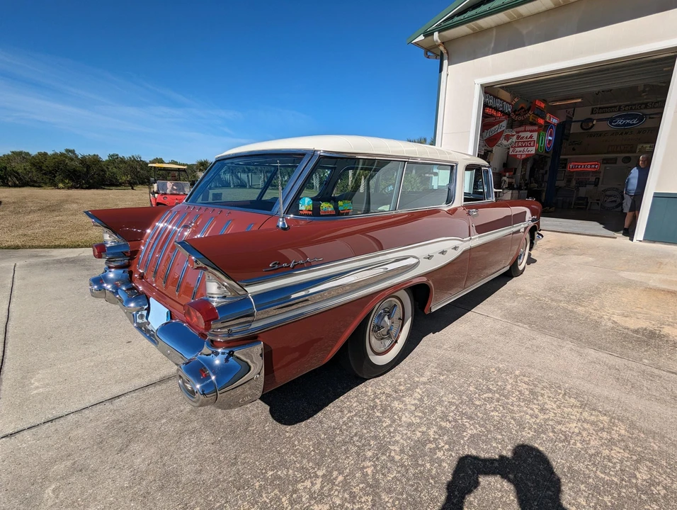 1957 Pontiac Star Chief - Image 10 of 31