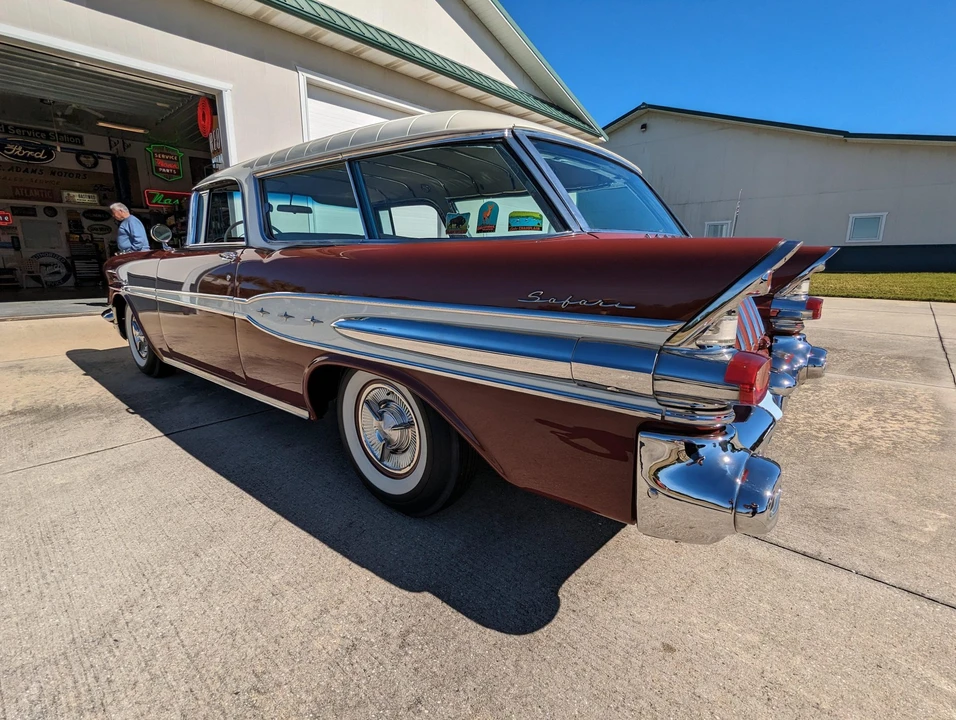 1957 Pontiac Star Chief - Image 8 of 31