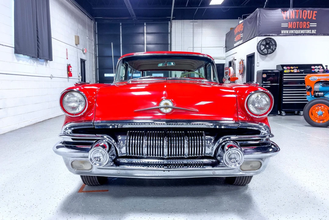 1957 Pontiac Star Chief - Image 2 of 31