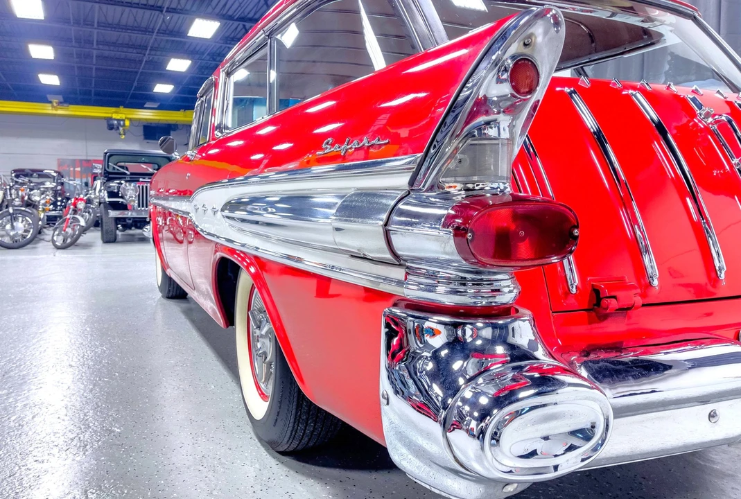 1957 Pontiac Star Chief - Image 28 of 31