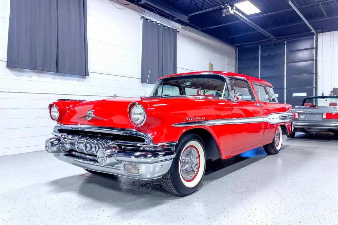 1957 Pontiac Star Chief - Image 3 of 31