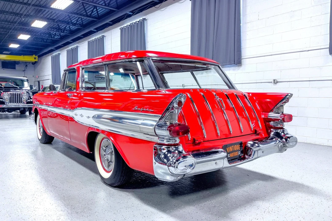1957 Pontiac Star Chief - Image 4 of 31