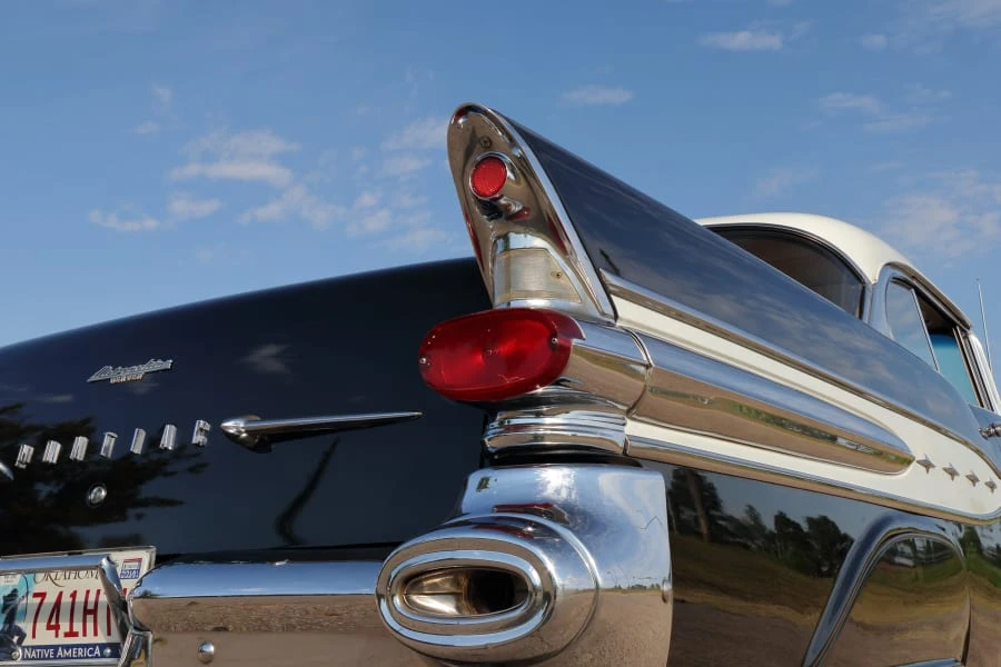 1957 Pontiac Star Chief - Image 9 of 31