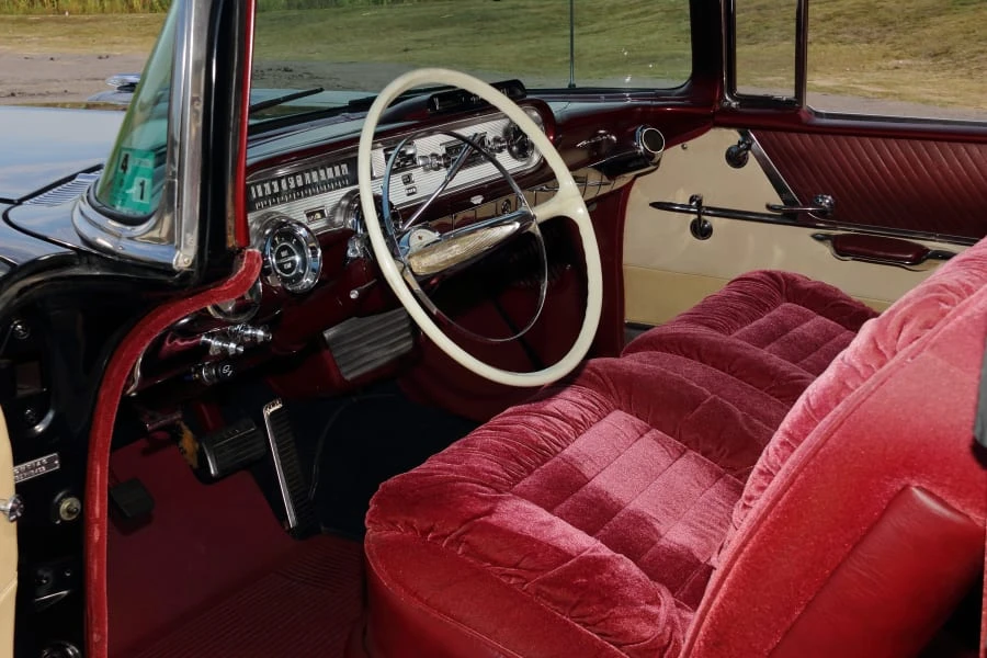 1957 Pontiac Star Chief - Image 22 of 31