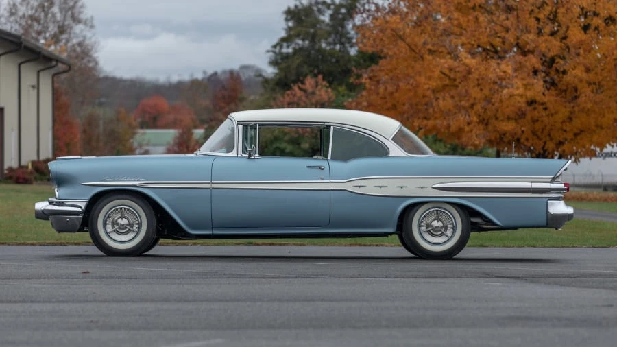1957 Pontiac Star Chief - Image 8 of 27