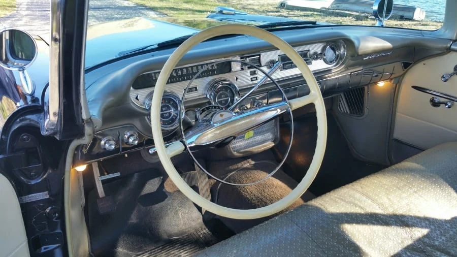 1957 Pontiac Star Chief - Image 2 of 6