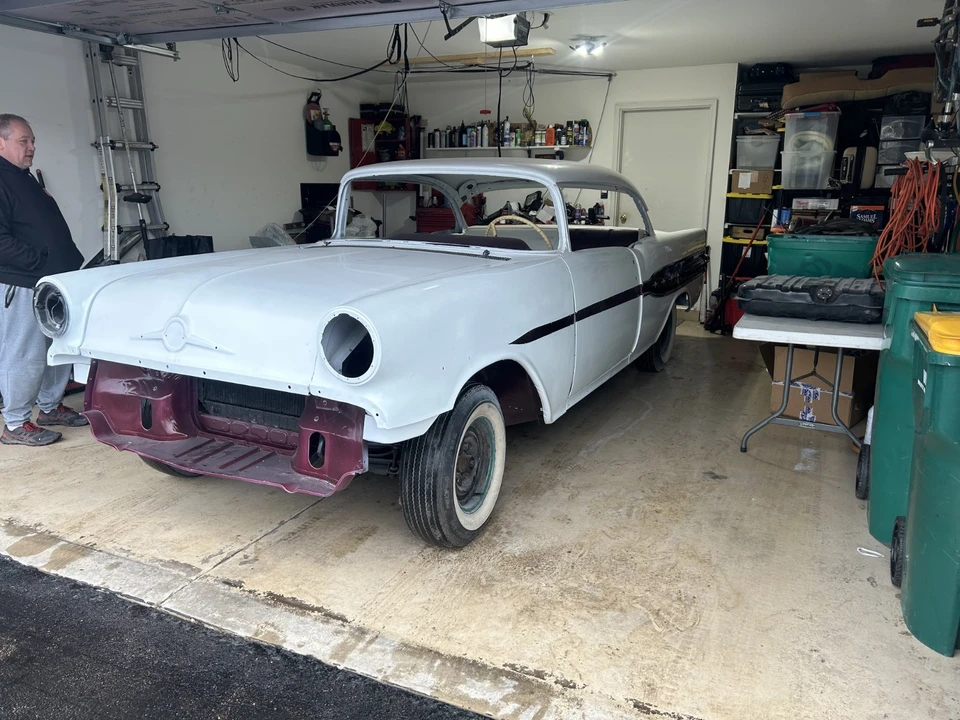 1957 Pontiac Star Chief - Image 3 of 20