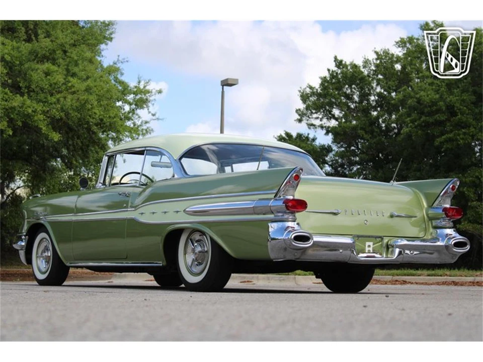 1957 Pontiac Star Chief - Image 6 of 31