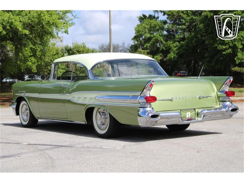 1957 Pontiac Star Chief - Image 7 of 31