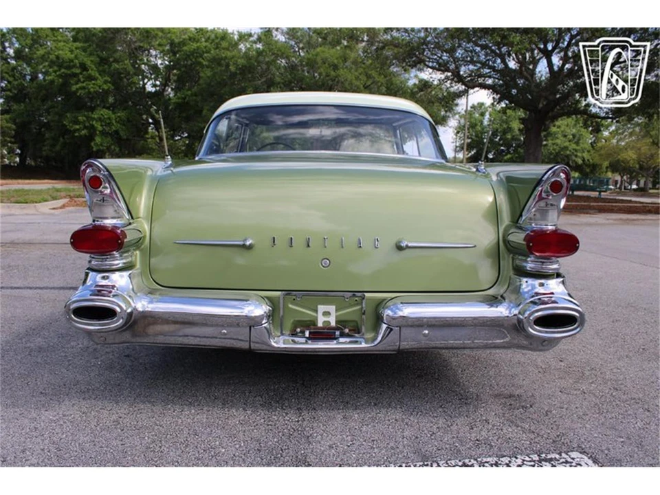 1957 Pontiac Star Chief - Image 22 of 31