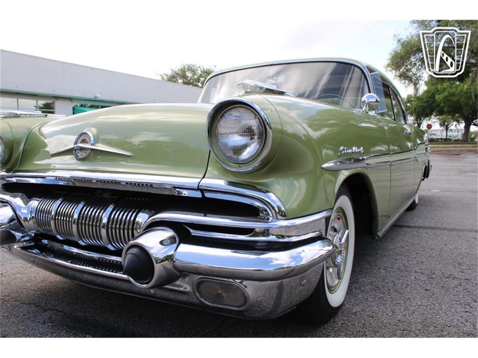 1957 Pontiac Star Chief - Image 28 of 31
