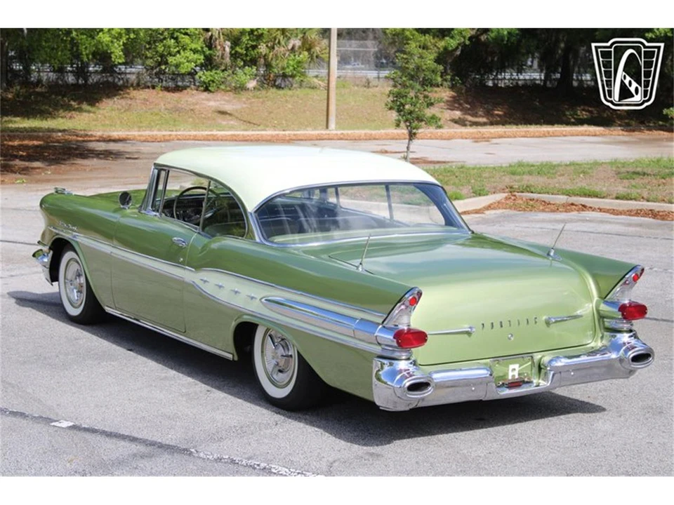 1957 Pontiac Star Chief - Image 8 of 31