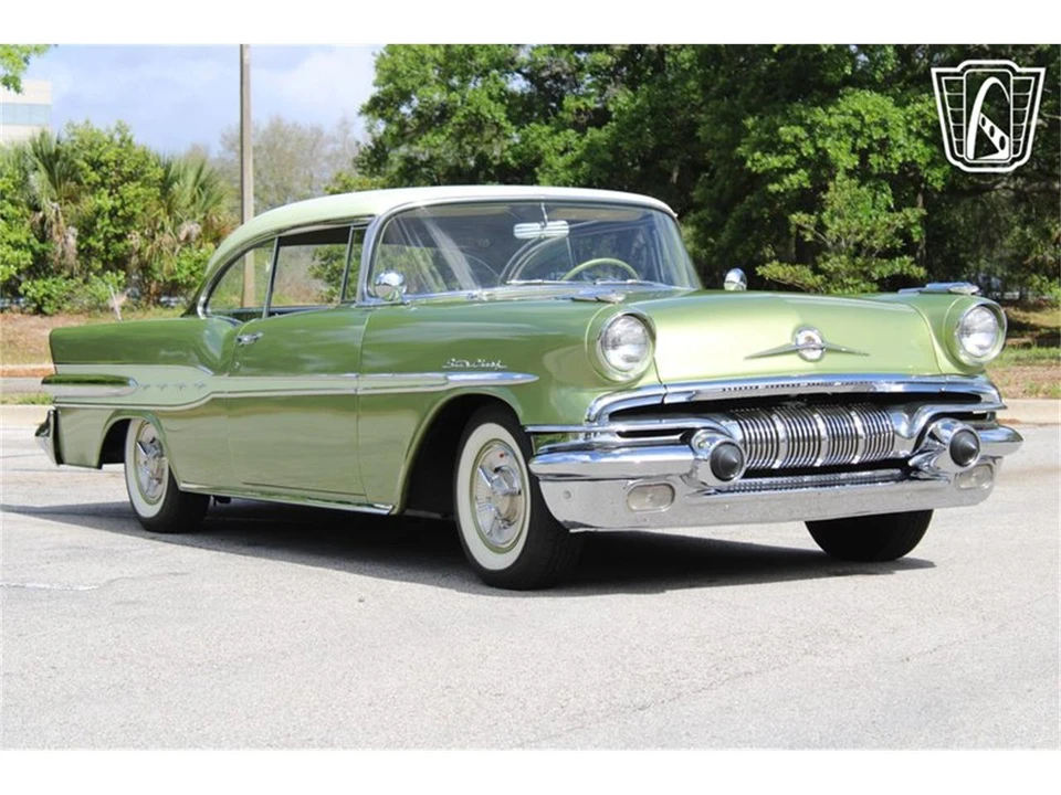 1957 Pontiac Star Chief - Image 13 of 31