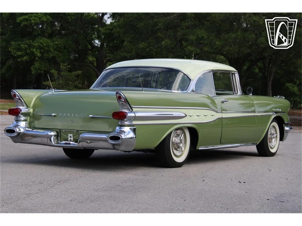 1957 Pontiac Star Chief - Image 10 of 31
