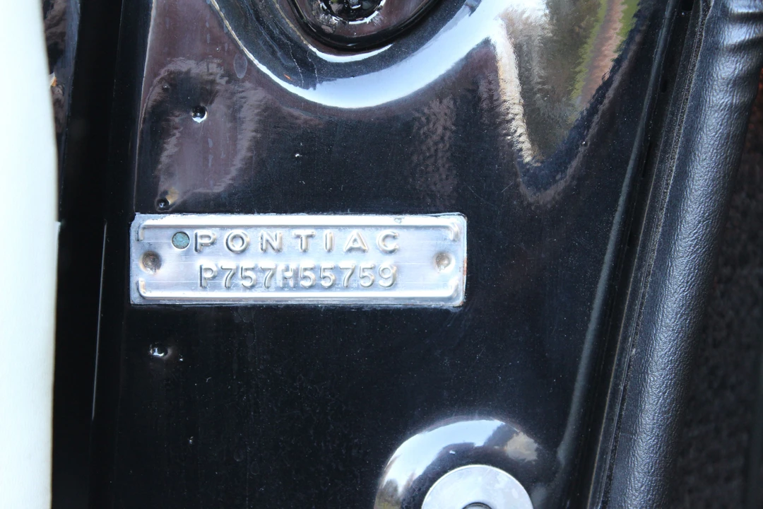 1957 Pontiac Star Chief - Image 9 of 22