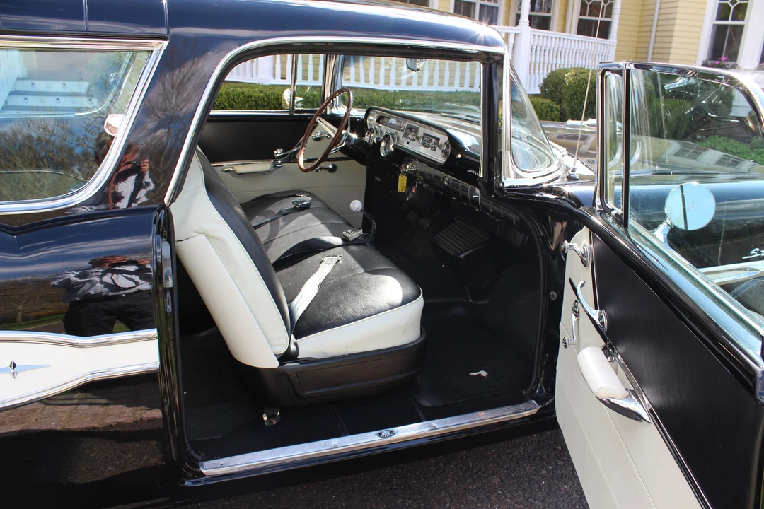 1957 Pontiac Star Chief - Image 3 of 22