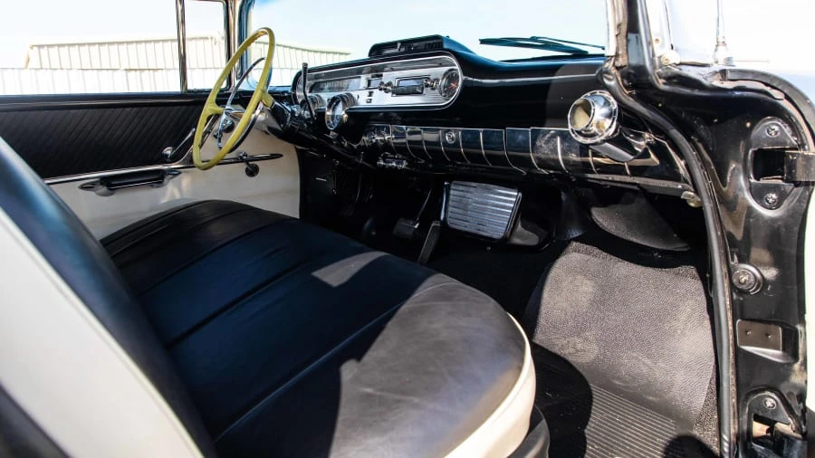 1957 Pontiac Star Chief - Image 5 of 20