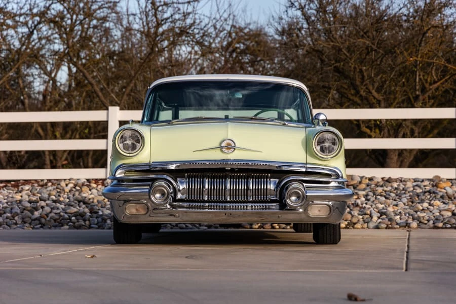 1957 Pontiac Star Chief - Image 4 of 31