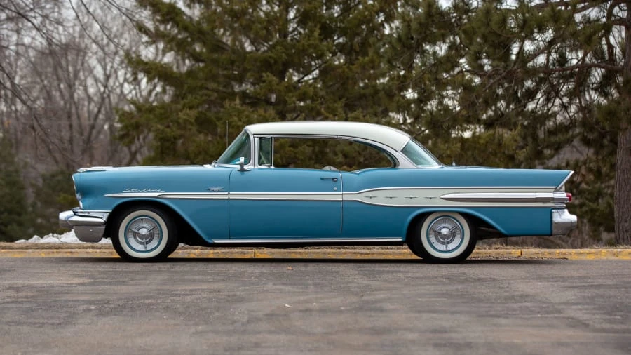 1957 Pontiac Star Chief - Image 2 of 20