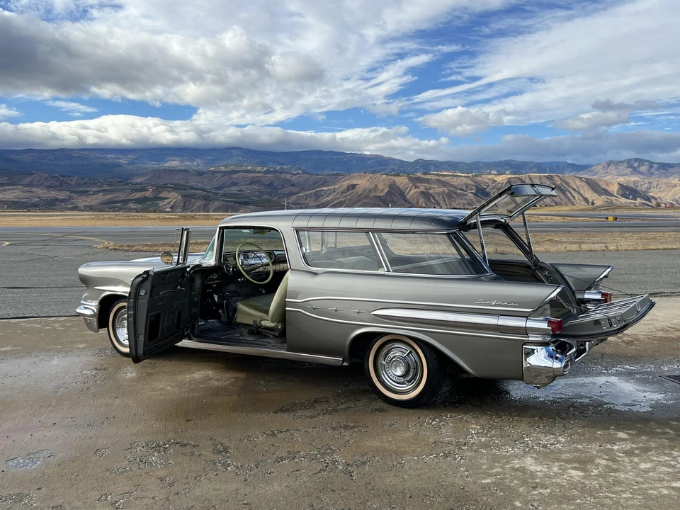 1957 Pontiac Star Chief - Image 12 of 31