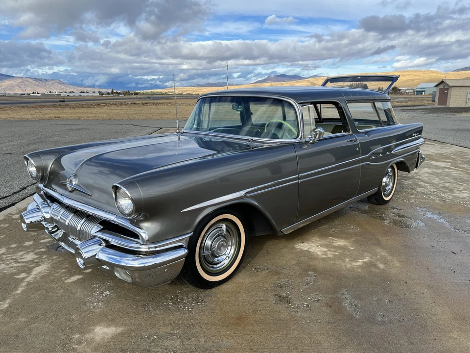 1957 Pontiac Star Chief - Image 4 of 31