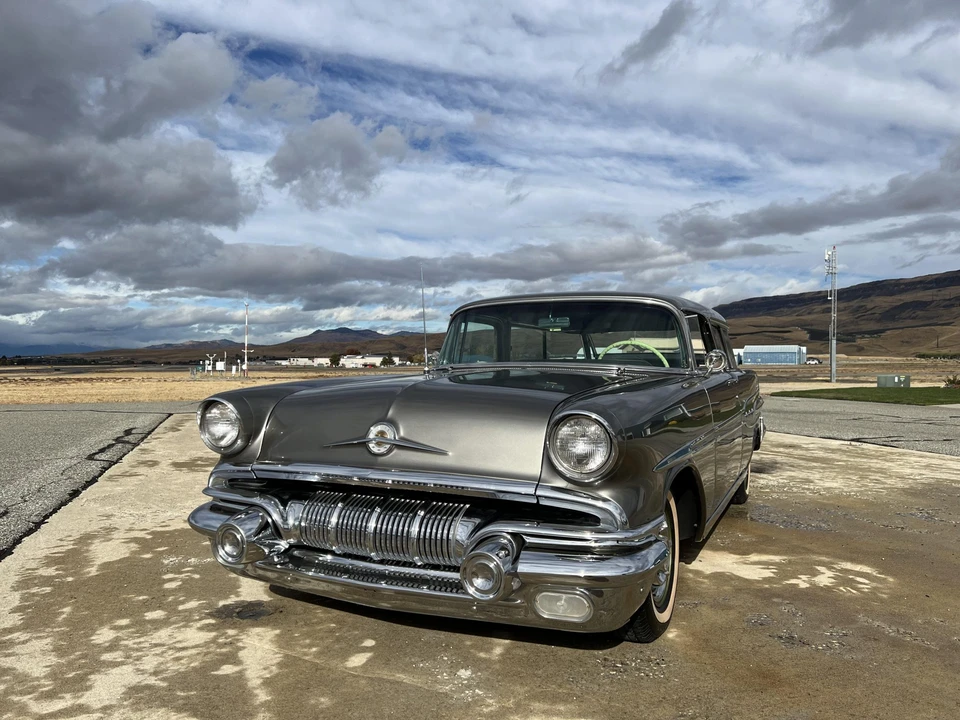 1957 Pontiac Star Chief - Image 2 of 31