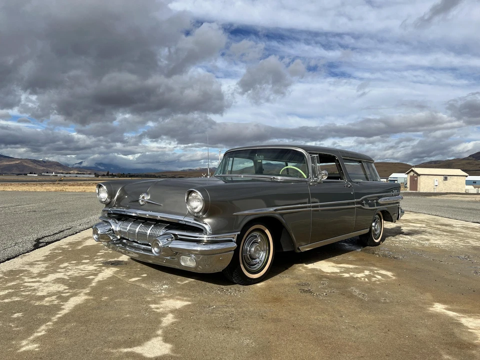 1957 Pontiac Star Chief - Image 3 of 31