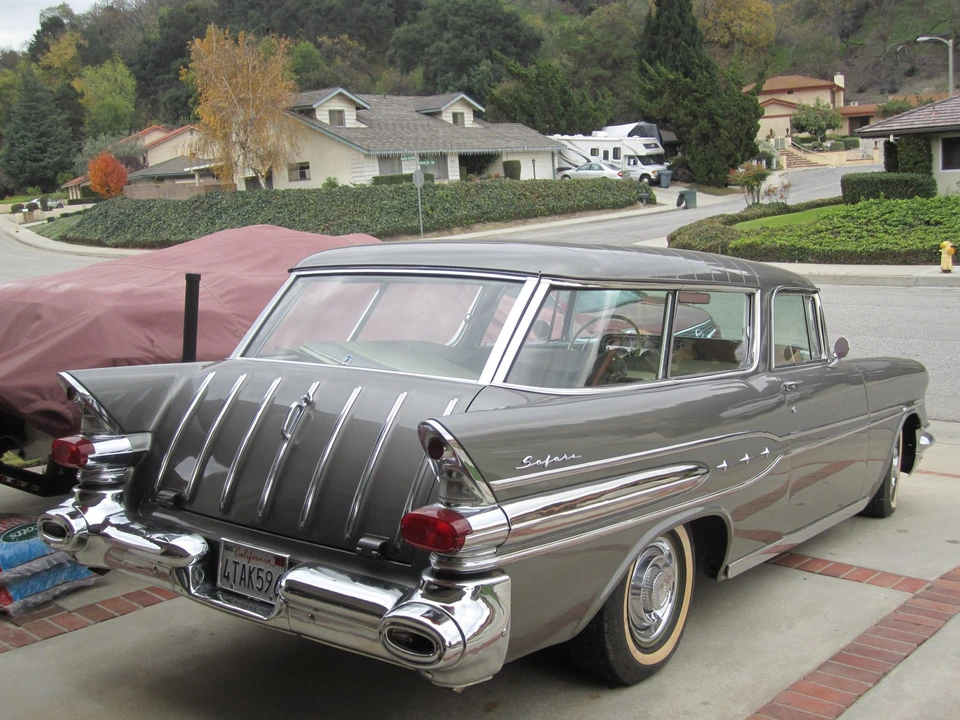 1957 Pontiac Star Chief - Image 21 of 31