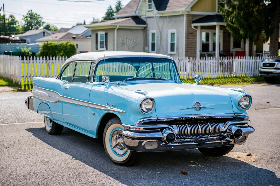 1957 Pontiac Star Chief - Image 6 of 31