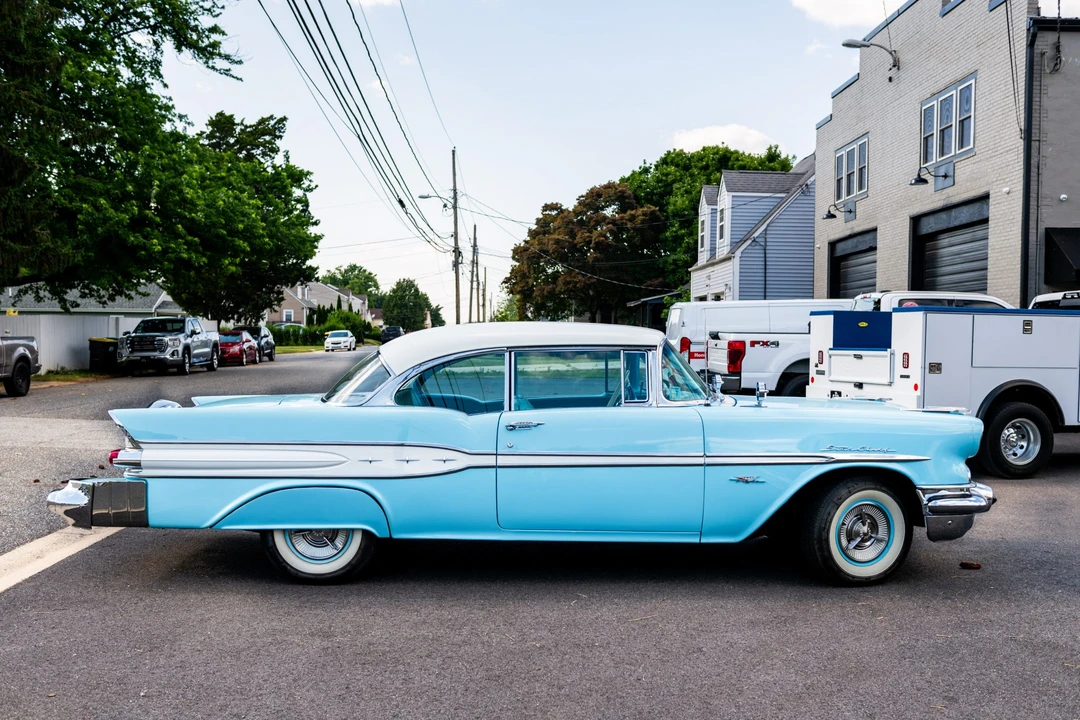 1957 Pontiac Star Chief - Image 8 of 31
