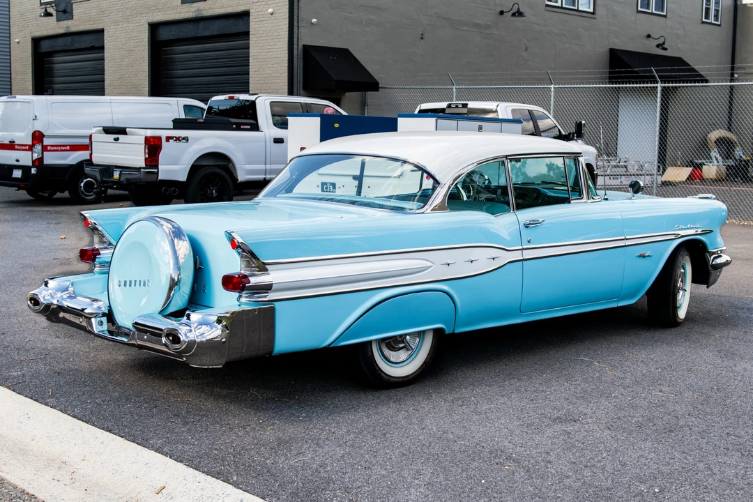 1957 Pontiac Star Chief - Image 9 of 31