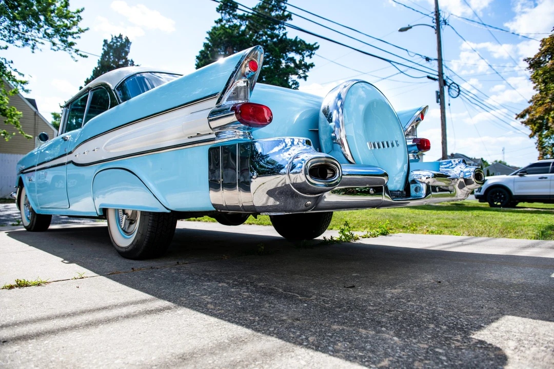 1957 Pontiac Star Chief - Image 13 of 31