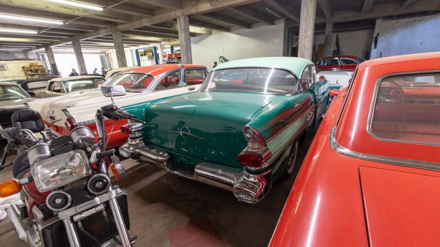 1957 Pontiac Star Chief - Image 3 of 10