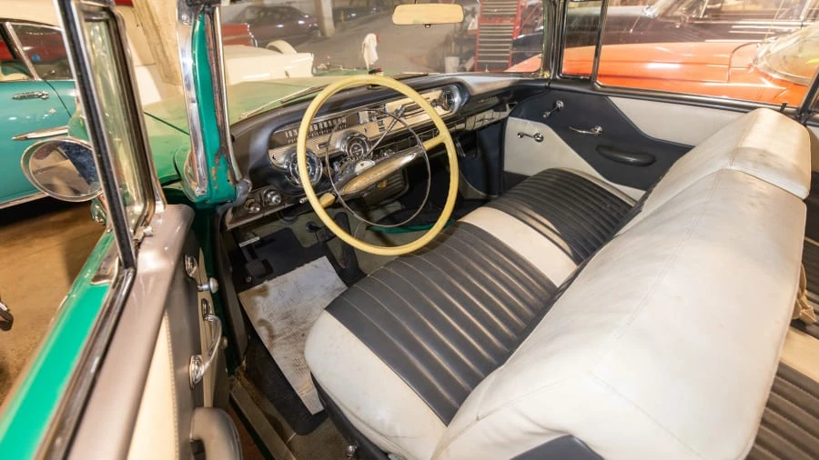 1957 Pontiac Star Chief - Image 4 of 10