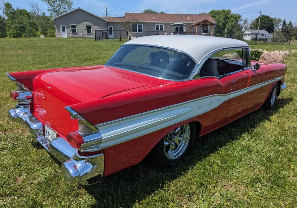1957 Pontiac Chieftain - Image 3 of 21