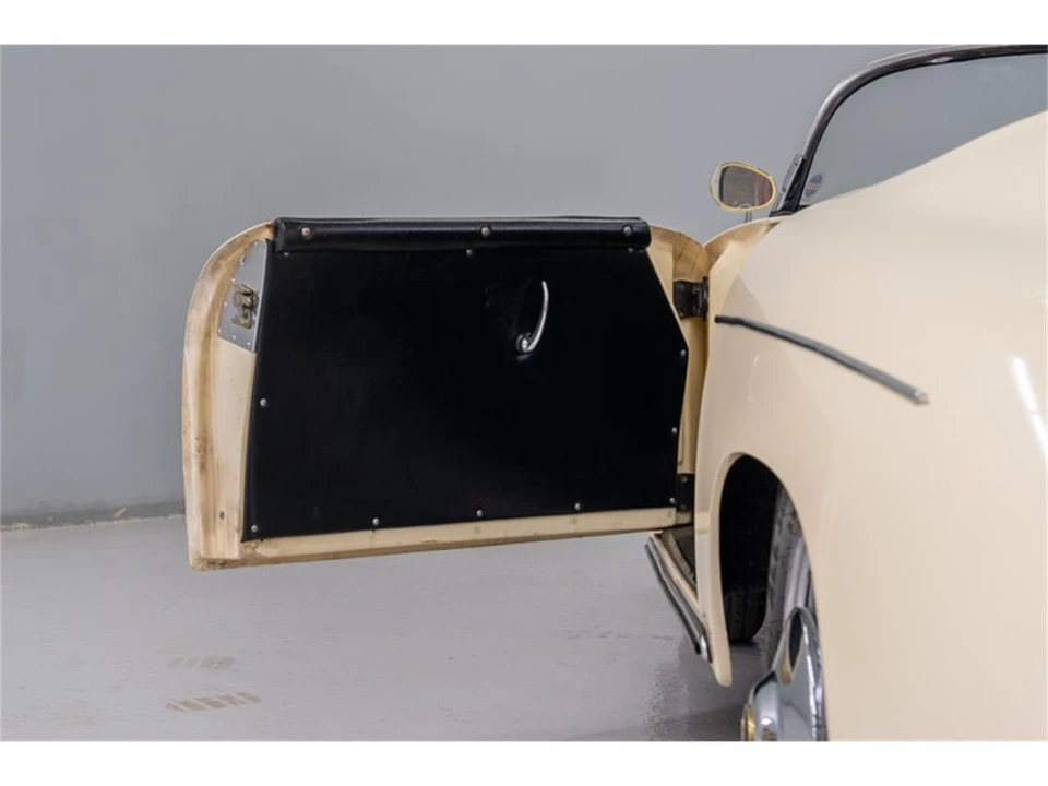 1957 Porsche 356 A - Image 9 of 31