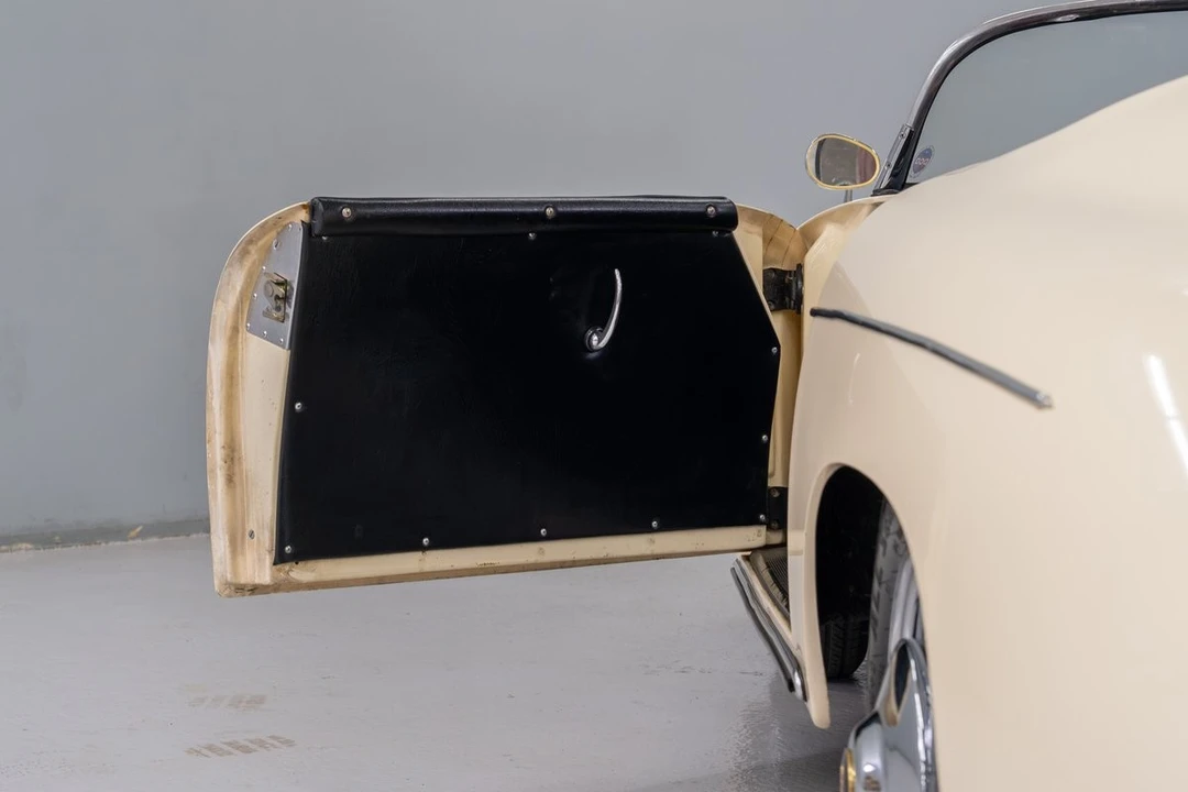 1957 Porsche Speedster - Image 4 of 24