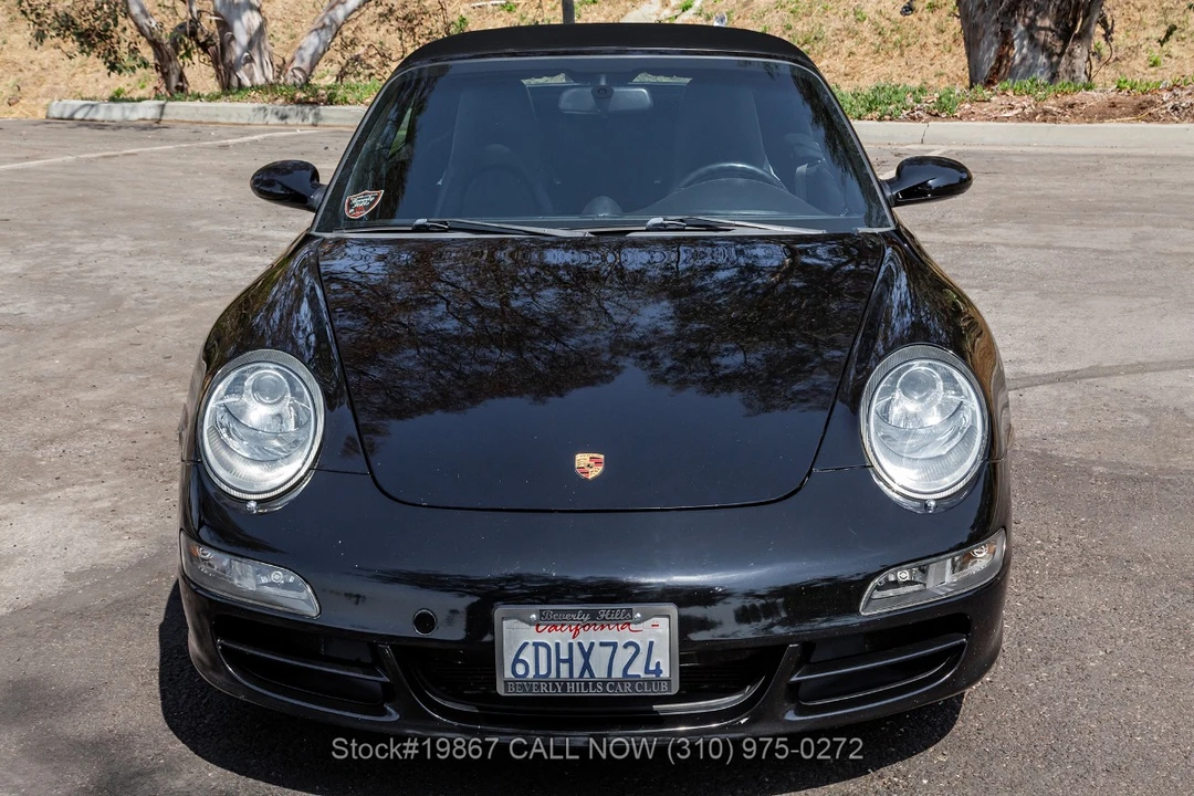2005 Porsche 911 - Image 16 of 25