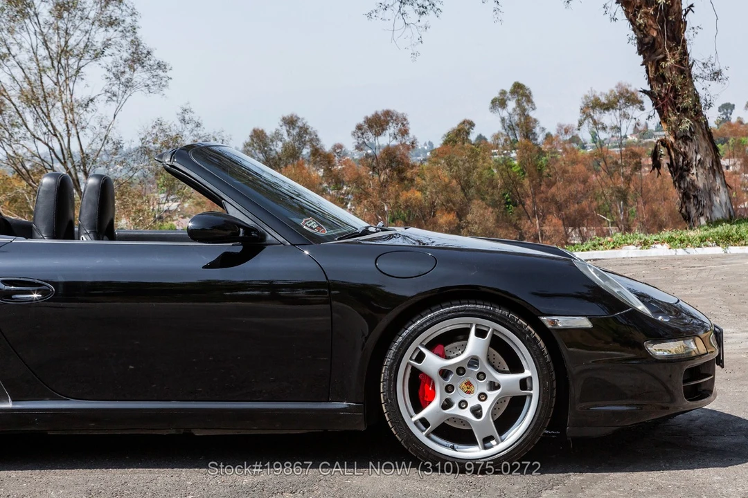 2005 Porsche 911 - Image 23 of 25
