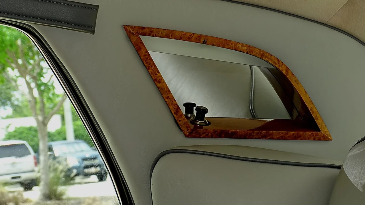 1957 Rolls-Royce Silver Cloud I - Image 20 of 24