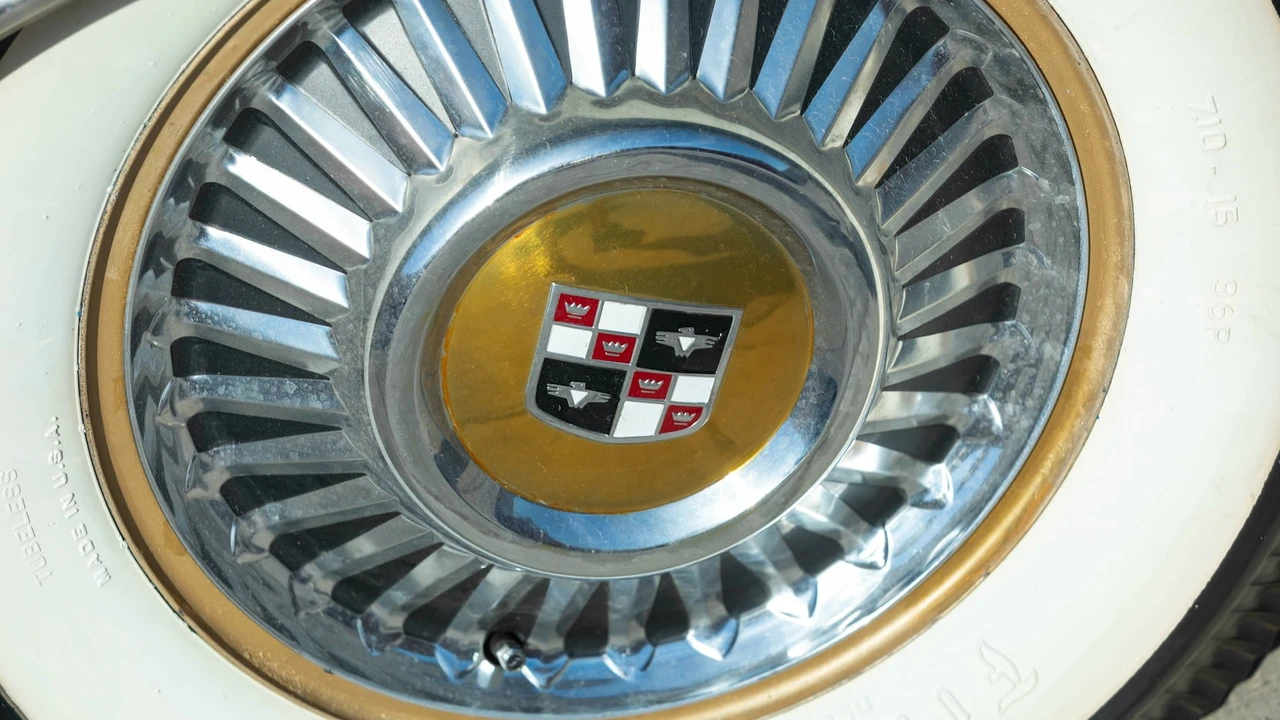 1957 Studebaker Hawk - Image 23 of 27