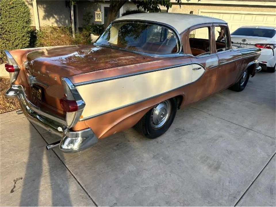 1957 Studebaker President - Image 5 of 19