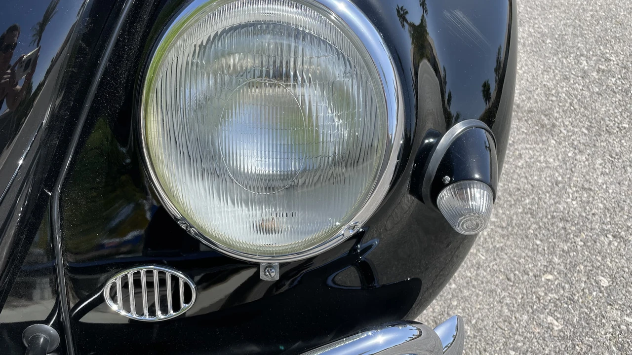 1957 Volkswagen Beetle (Oval Window) - Image 18 of 27