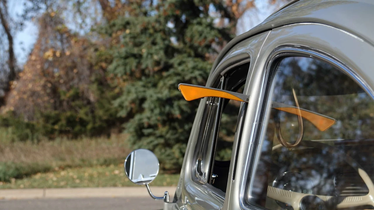 1957 Volkswagen Beetle (Oval Window) - Image 19 of 31