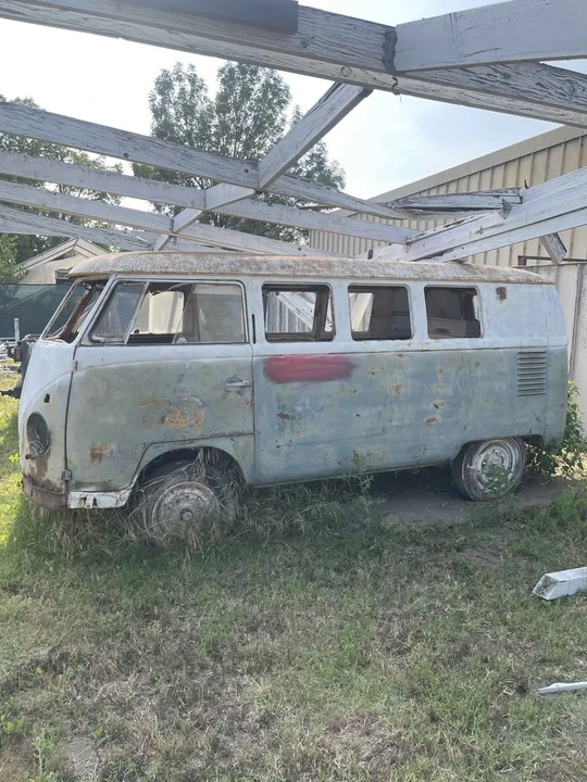 1957 Volkswagen Split-Window Bus - Image 4 of 13