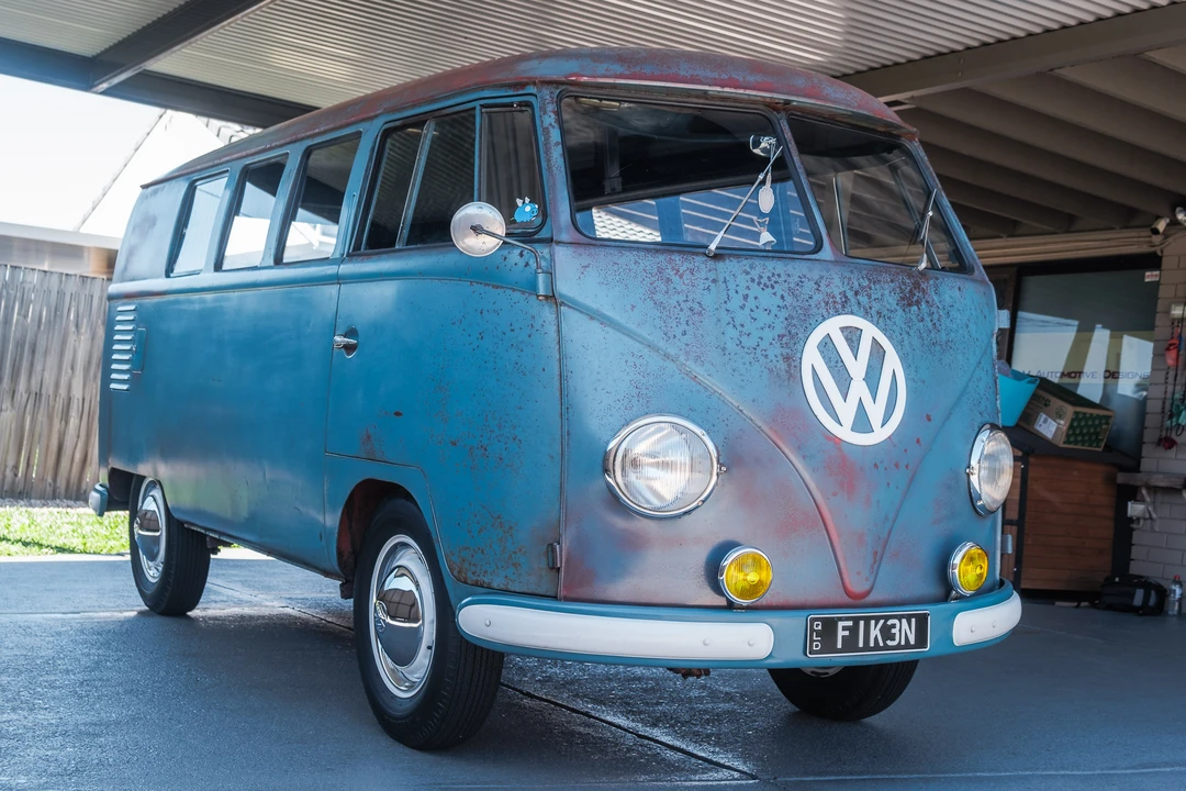 1957 Volkswagen Split-Window Bus - Image 4 of 31