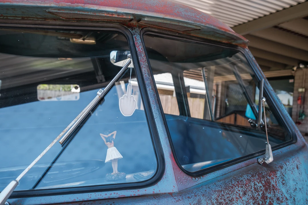 1957 Volkswagen Split-Window Bus - Image 17 of 31