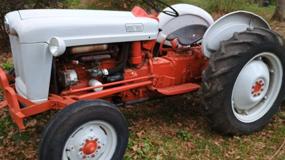 1957 Ford Tractor - Image 14 of 14